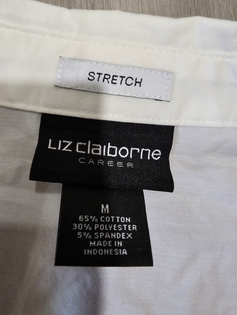 Liz Claiborne White Women's Button Down Top - Picture 2 of 5